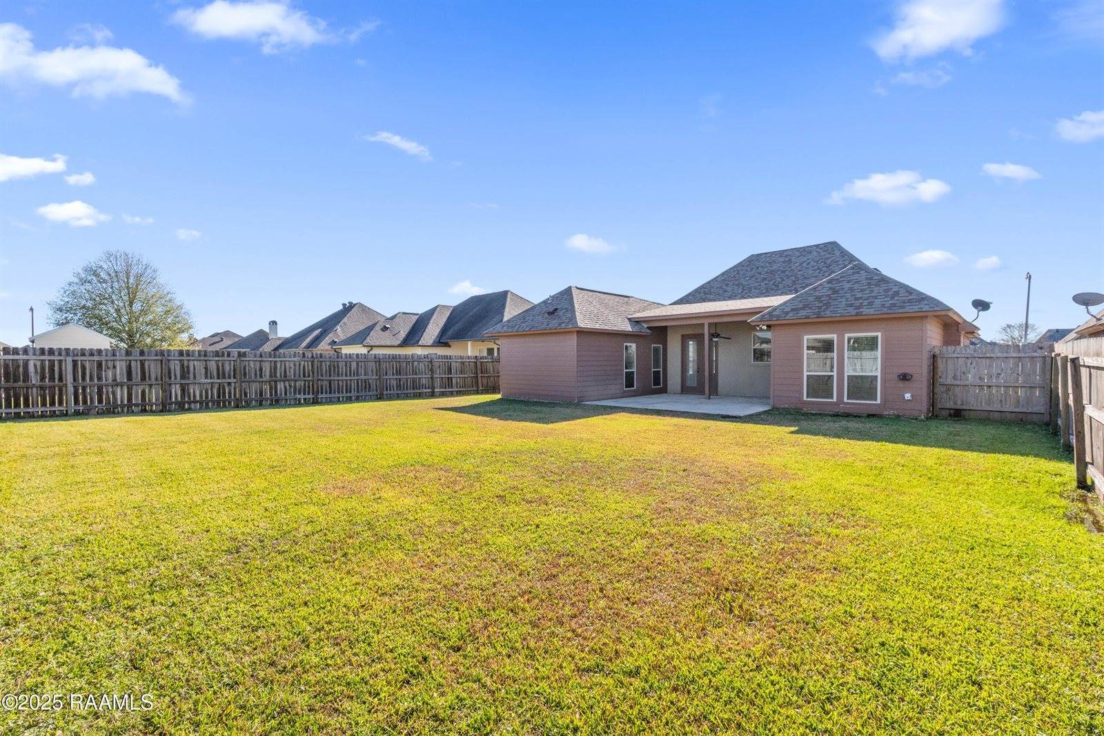 203 Hill Ridge Drive, Youngsville, LA 70592