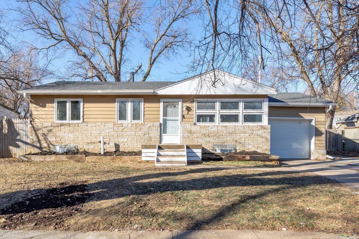 1520 Valley Street, Plattsmouth, NE 68048