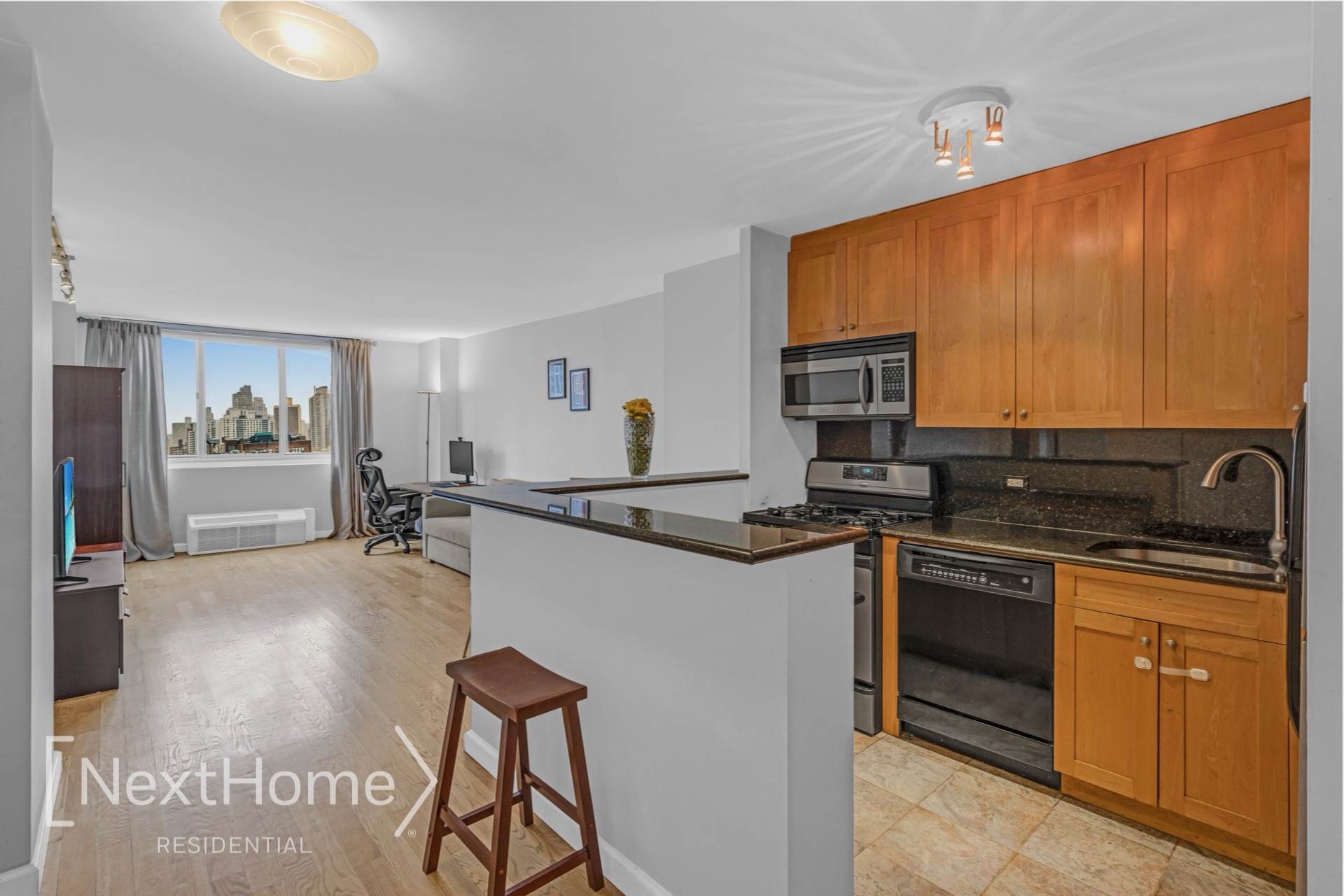 345 East 93rd Street #11F, New York, NY 10128