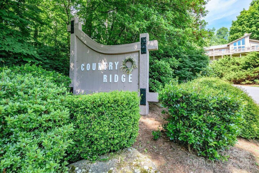 153 Country Ridge Road, Laurel Park, NC 28739