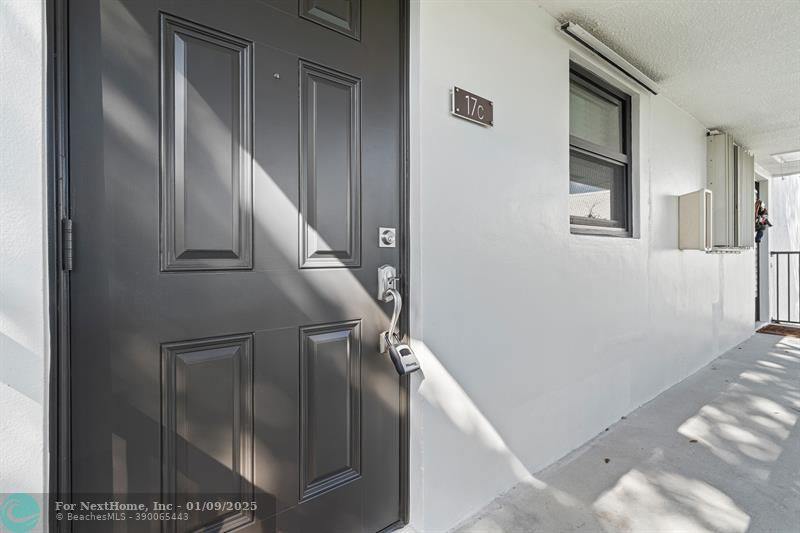 502 Osprey Dr 17C, Delray Beach, FL 33444