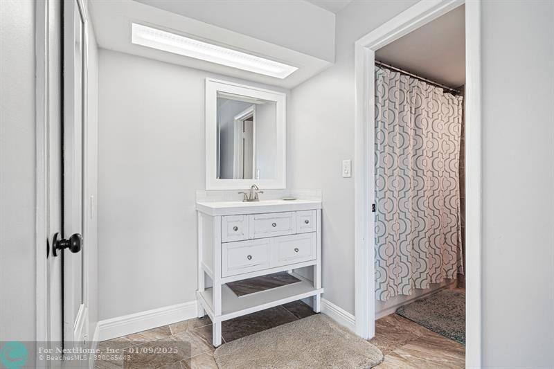 502 Osprey Dr 17C, Delray Beach, FL 33444