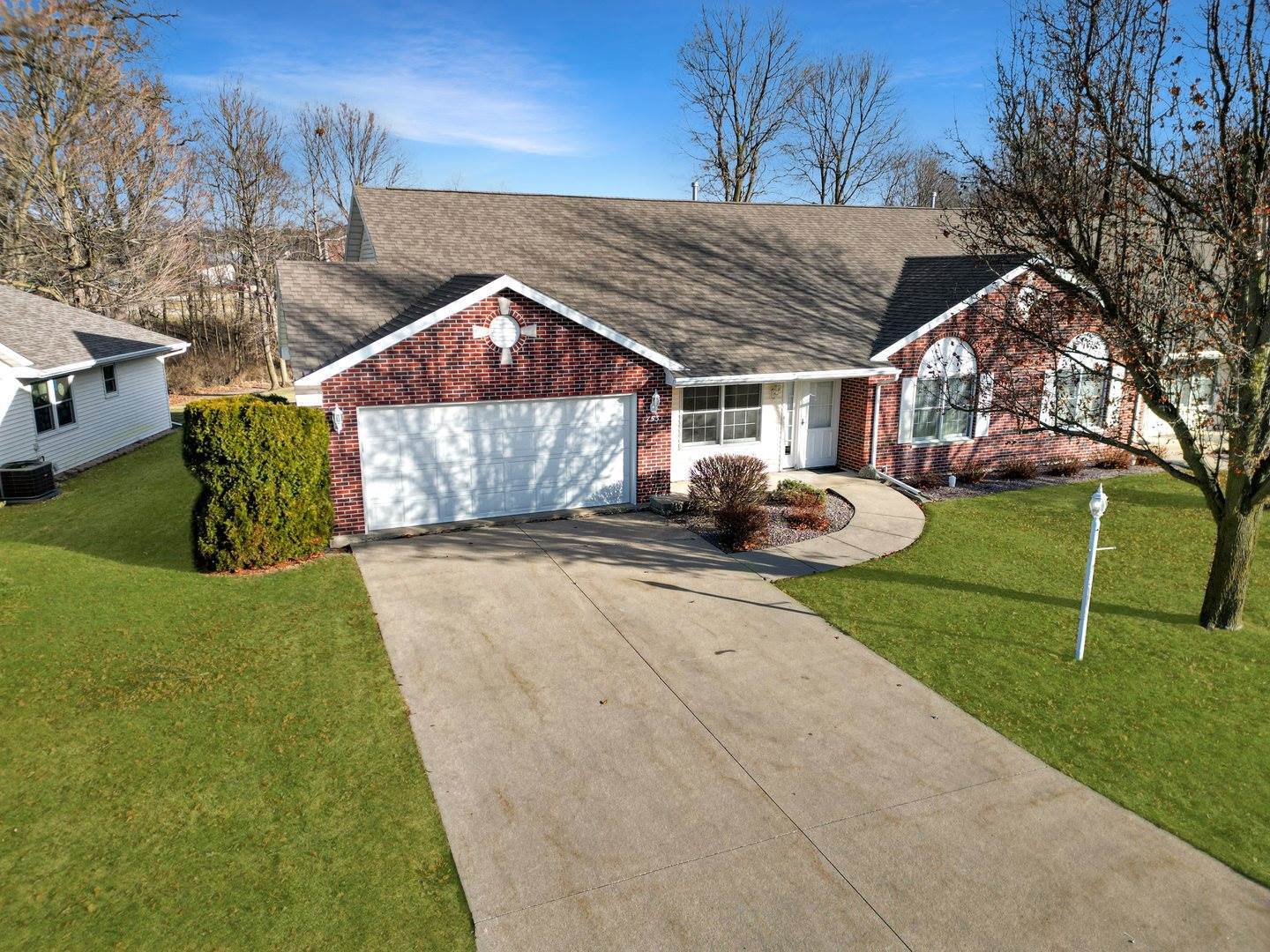 753 South Park Crest Drive, Freeport, IL 61032