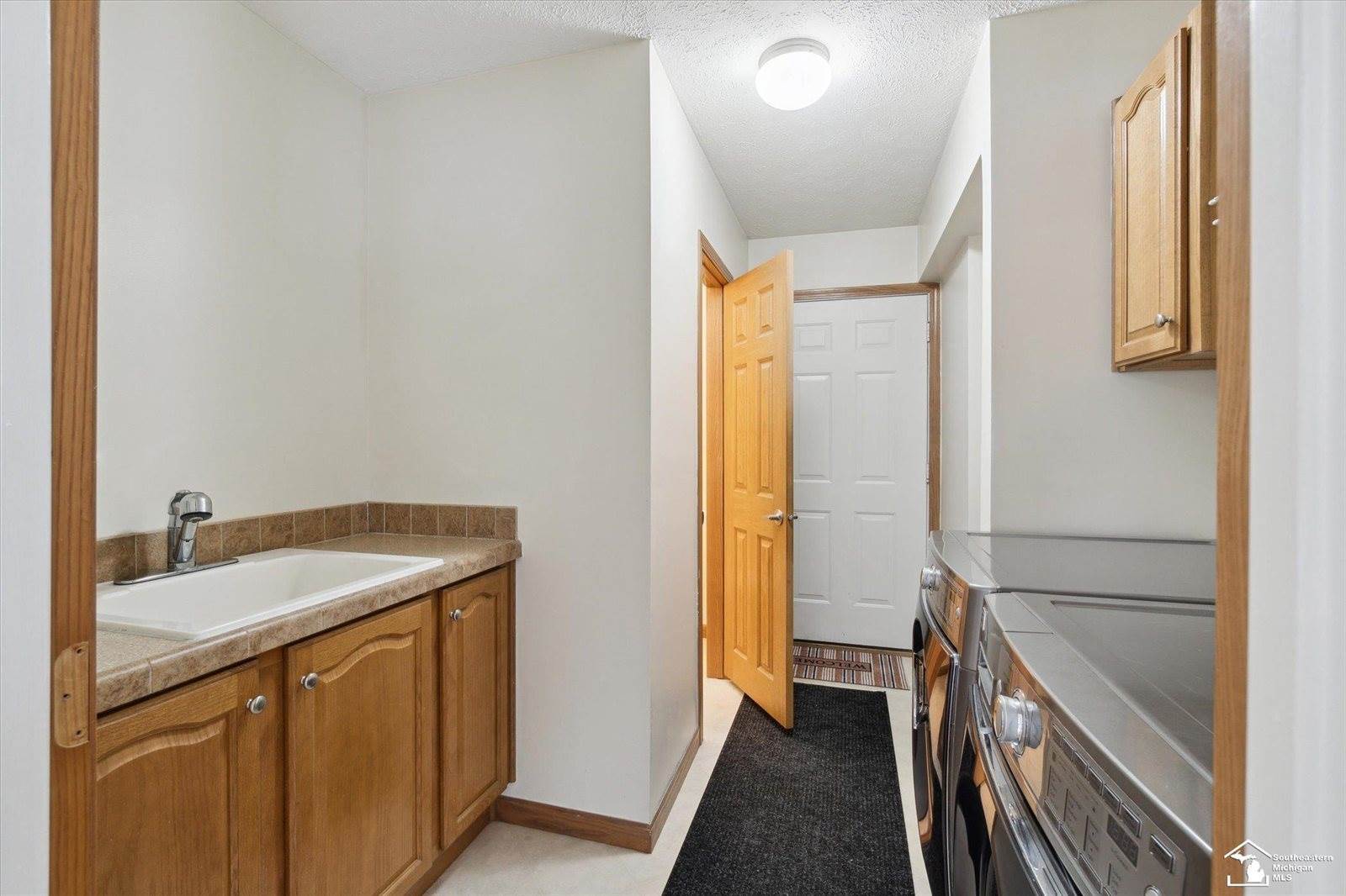 10485 Hardcastle Road, Brooklyn, MI 49230