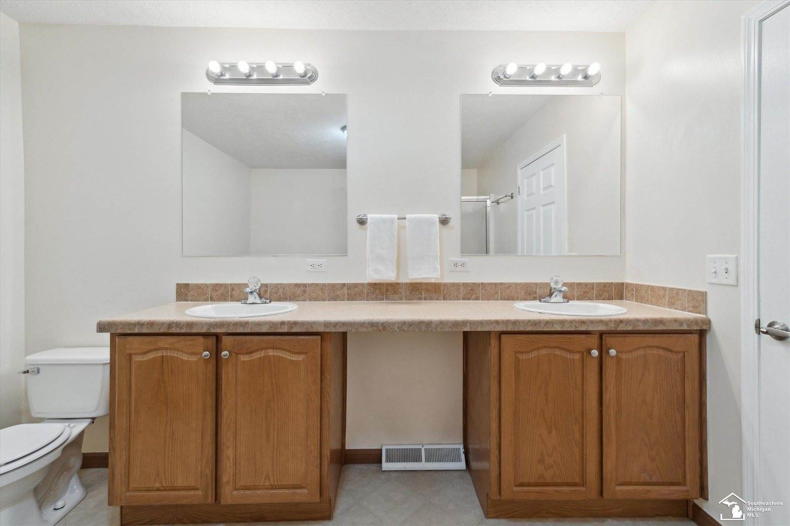 10485 Hardcastle Road, Brooklyn, MI 49230