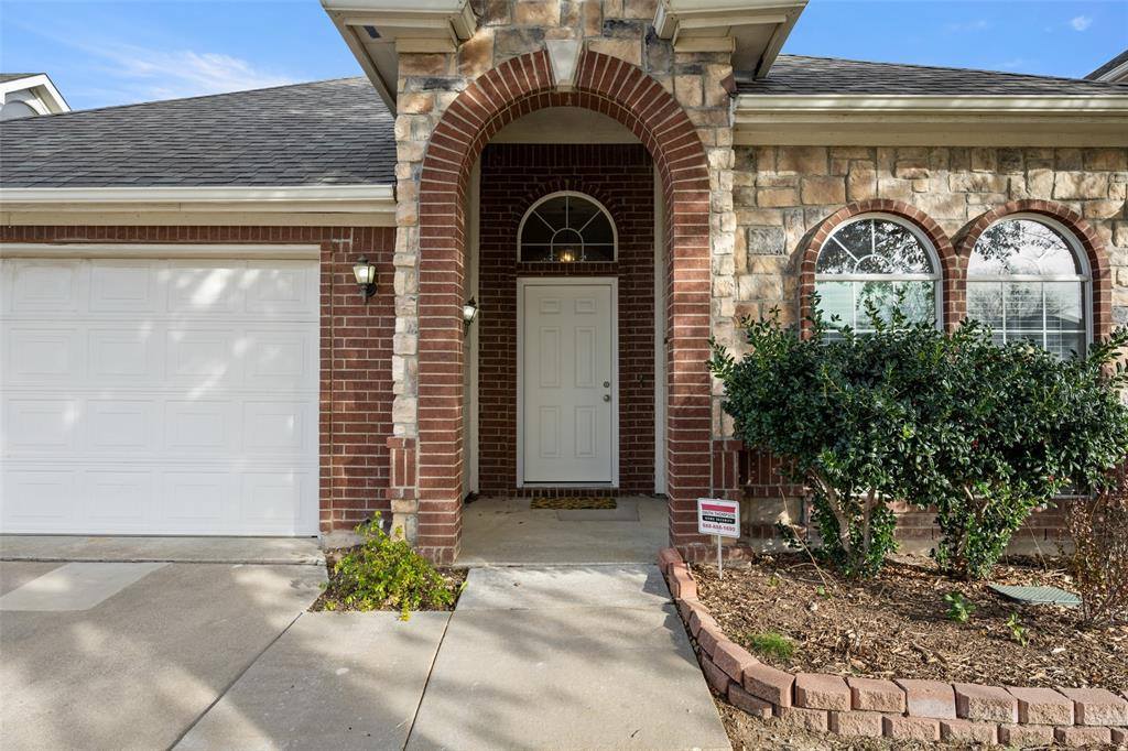 10032 Jessica Street, Fort Worth, TX 76244