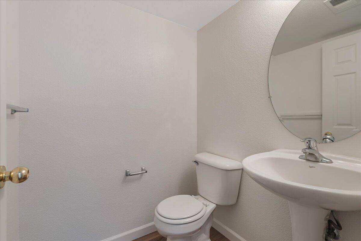 3102 West Flagstaff Avenue, Visalia, CA 93291