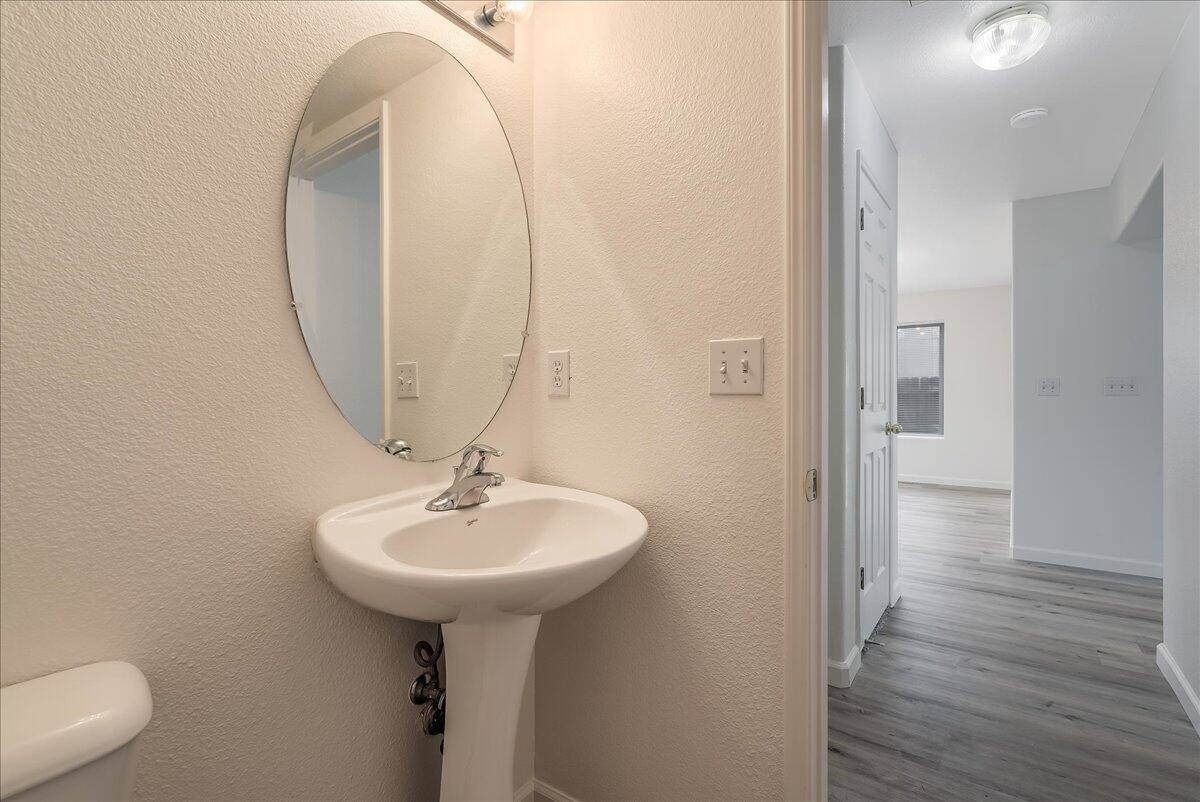 3102 West Flagstaff Avenue, Visalia, CA 93291