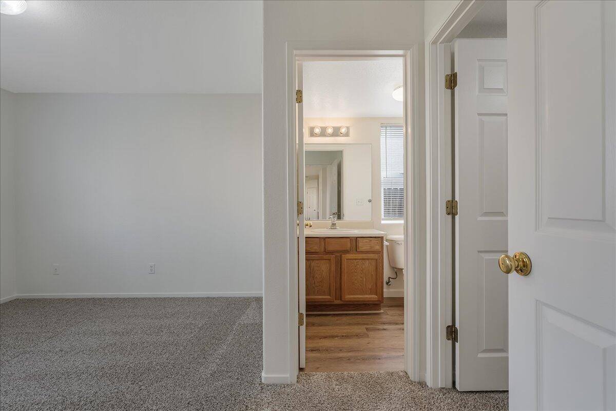 3102 West Flagstaff Avenue, Visalia, CA 93291