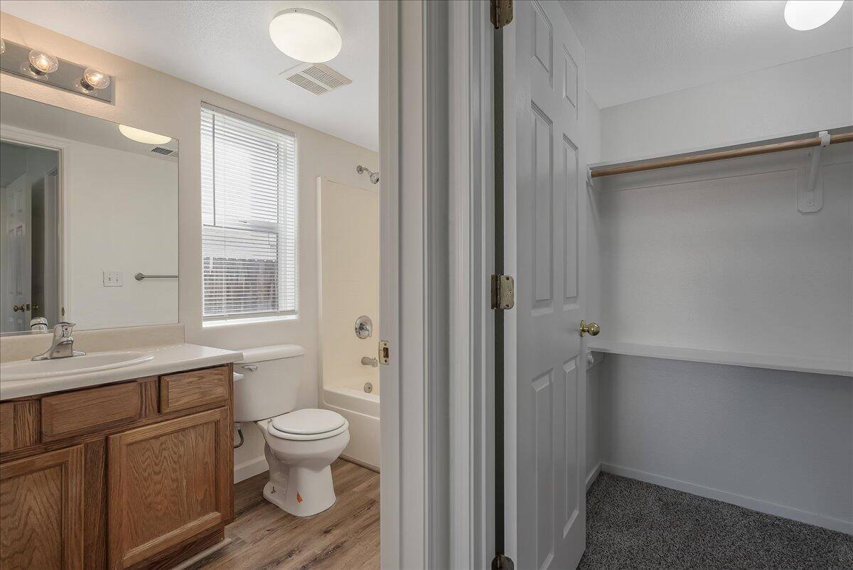 3102 West Flagstaff Avenue, Visalia, CA 93291