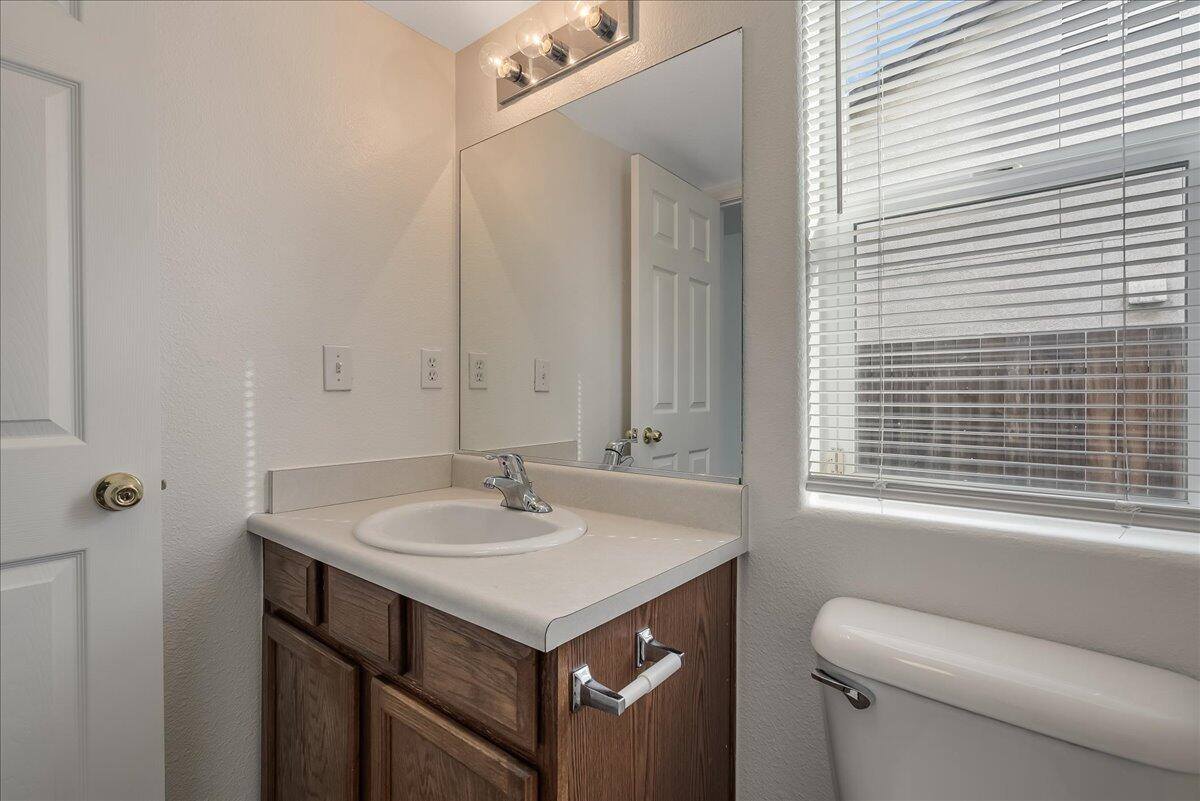 3102 West Flagstaff Avenue, Visalia, CA 93291