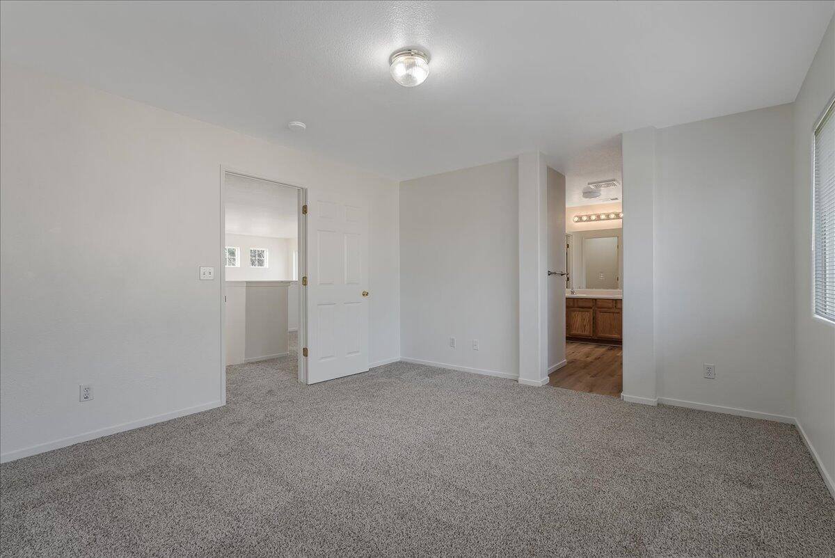 3102 West Flagstaff Avenue, Visalia, CA 93291