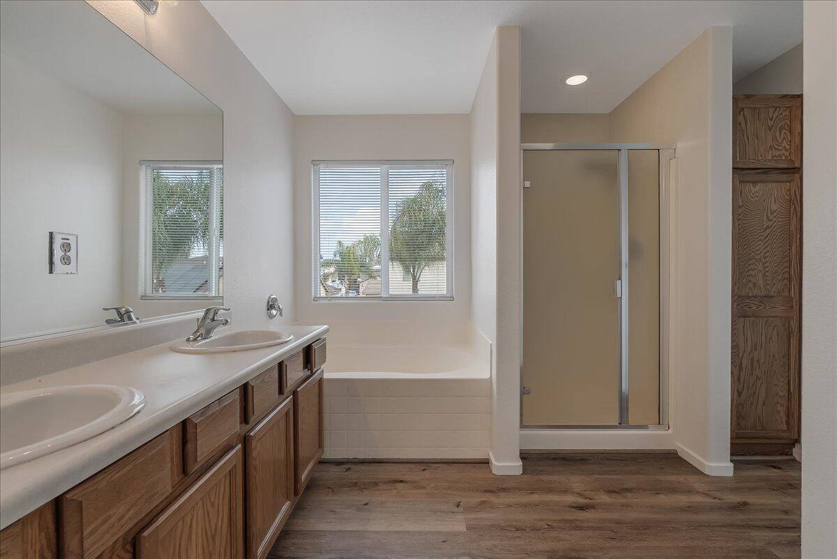 3102 West Flagstaff Avenue, Visalia, CA 93291