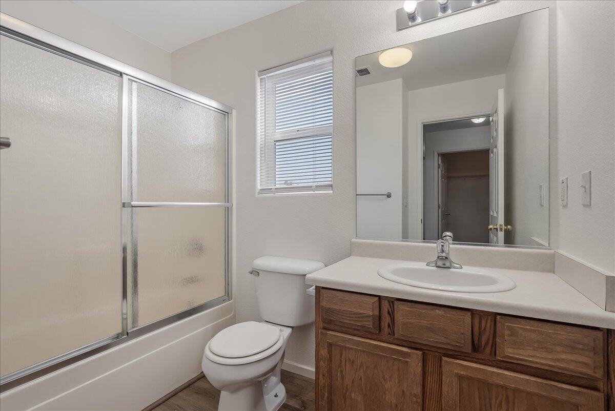 3102 West Flagstaff Avenue, Visalia, CA 93291