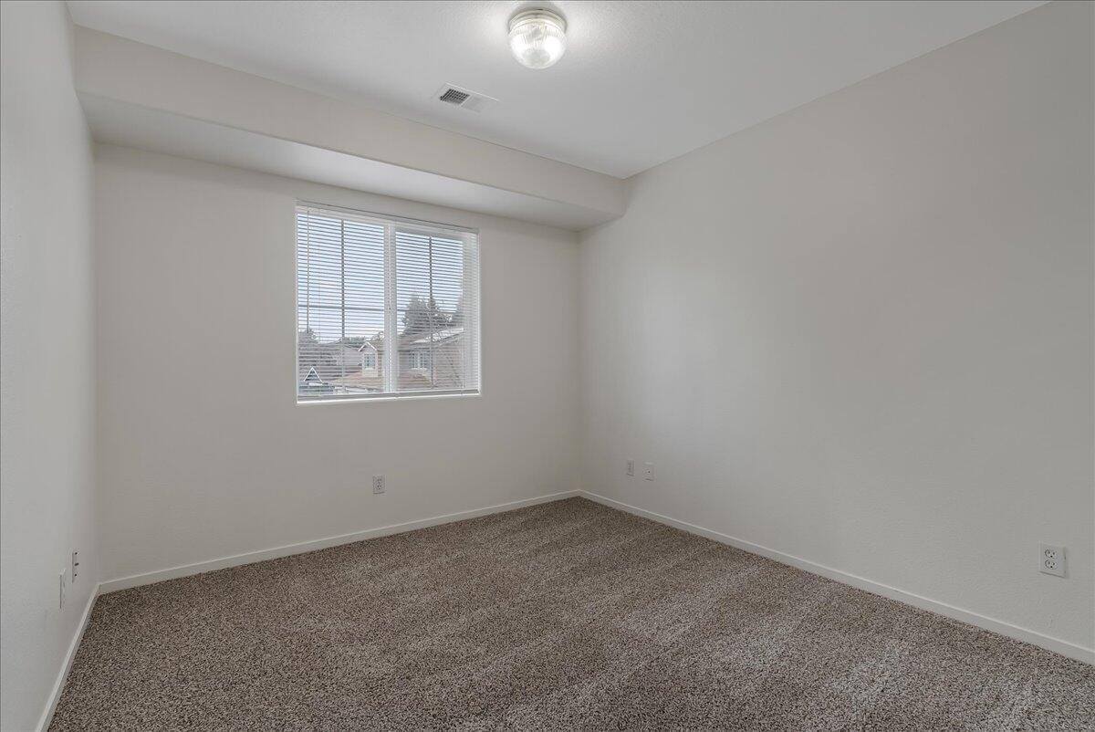 3102 West Flagstaff Avenue, Visalia, CA 93291