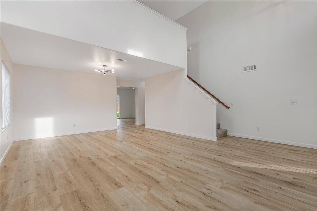 3102 West Flagstaff Avenue, Visalia, CA 93291