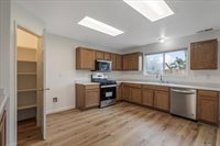 3102 West Flagstaff Avenue, Visalia, CA 93291