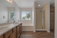 3102 West Flagstaff Avenue, Visalia, CA 93291