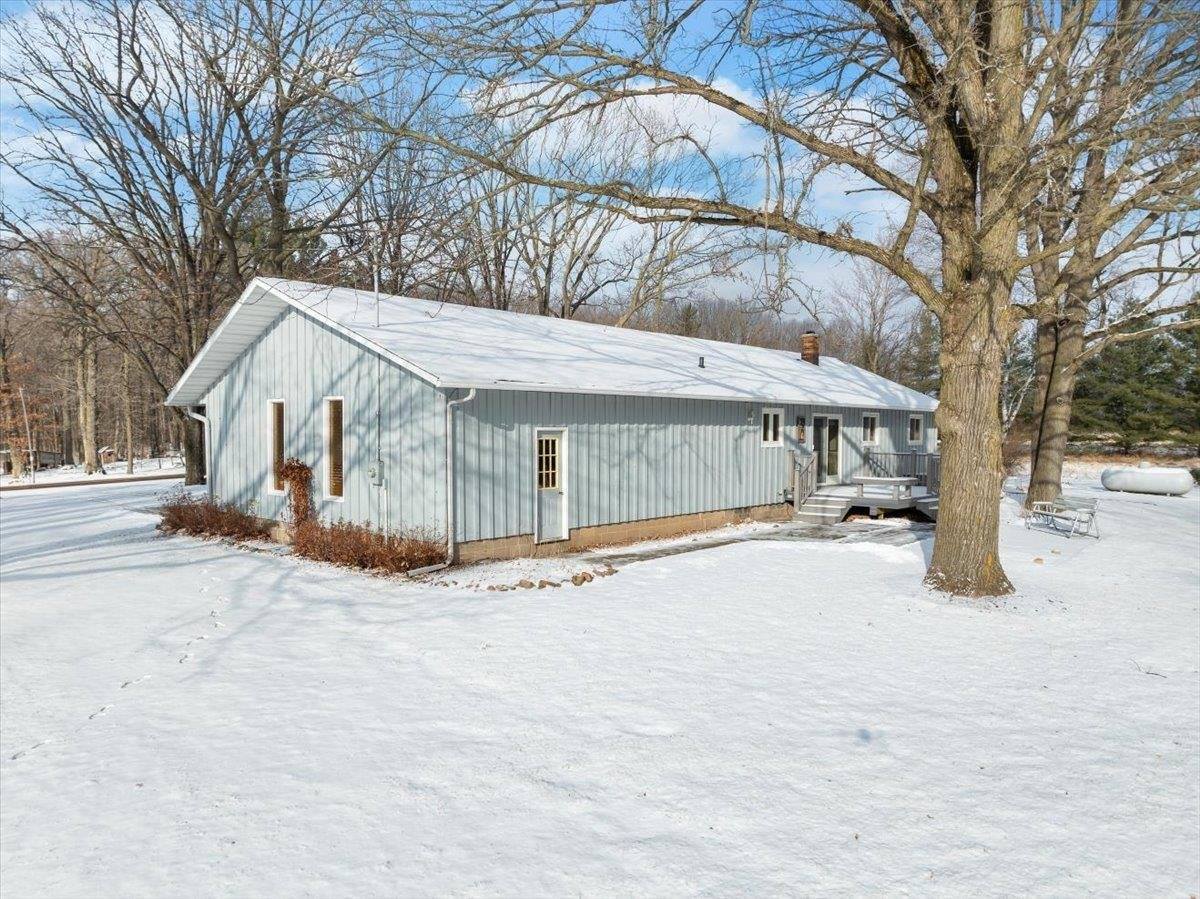 8758 County Road T, Arpin, WI 54410