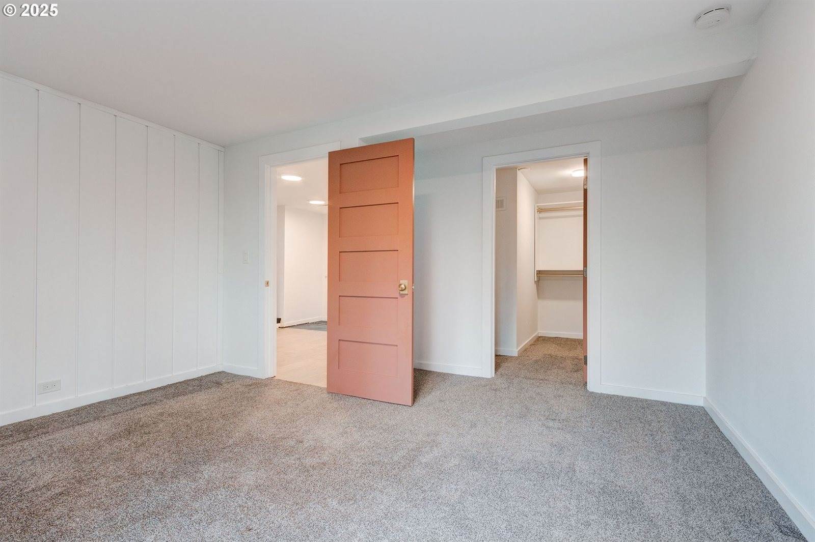 2041 Marylhurst Dr, WestLinn, OR 97068