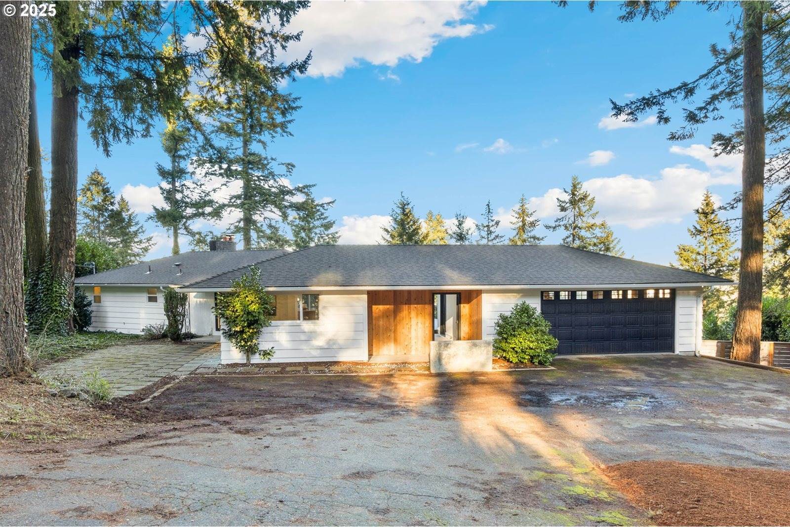 2041 Marylhurst Dr, WestLinn, OR 97068