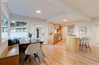2041 Marylhurst Dr, WestLinn, OR 97068
