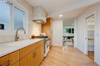 2041 Marylhurst Dr, WestLinn, OR 97068