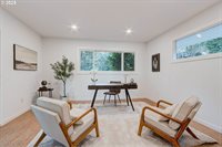 2041 Marylhurst Dr, WestLinn, OR 97068