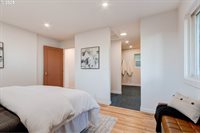2041 Marylhurst Dr, WestLinn, OR 97068