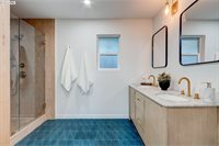 2041 Marylhurst Dr, WestLinn, OR 97068