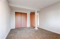 2041 Marylhurst Dr, WestLinn, OR 97068