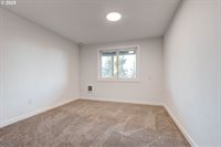 2041 Marylhurst Dr, WestLinn, OR 97068