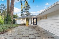 2041 Marylhurst Dr, WestLinn, OR 97068
