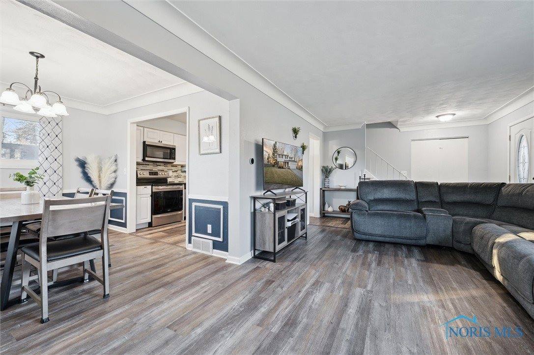 5835 Meadowvale Drive, Toledo, OH 43613