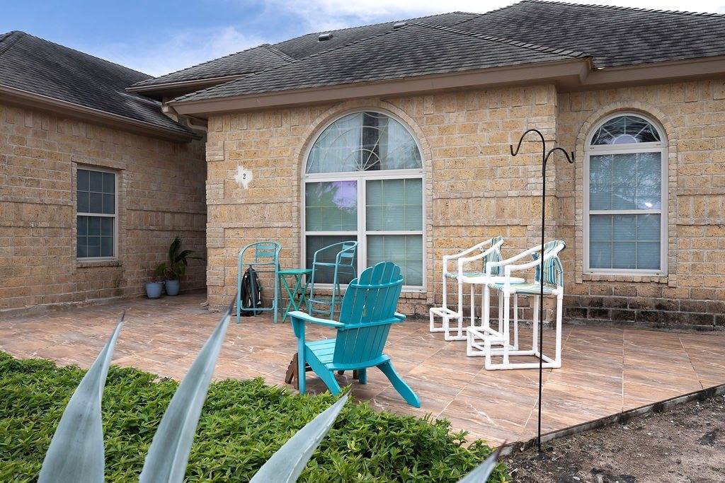 2 Bethpage Dr, Laguna Vista, TX 78578