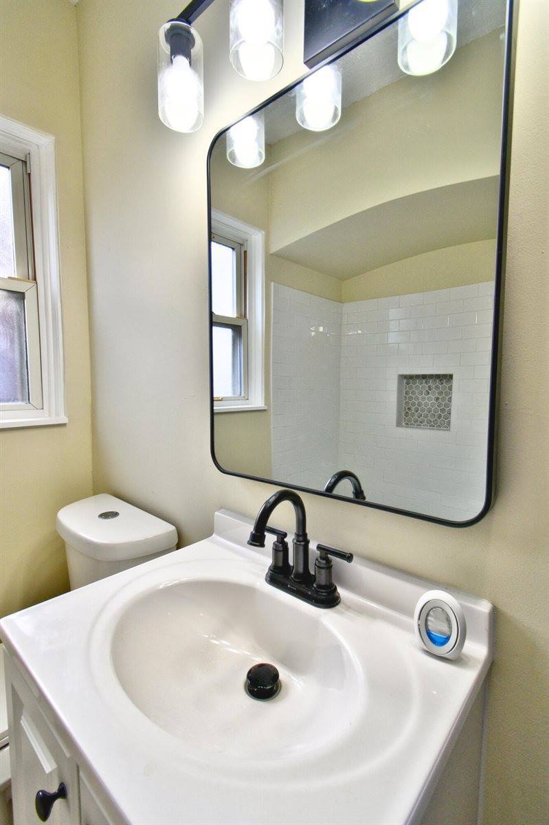 17360 Snowden Street, Detroit, MI 48235