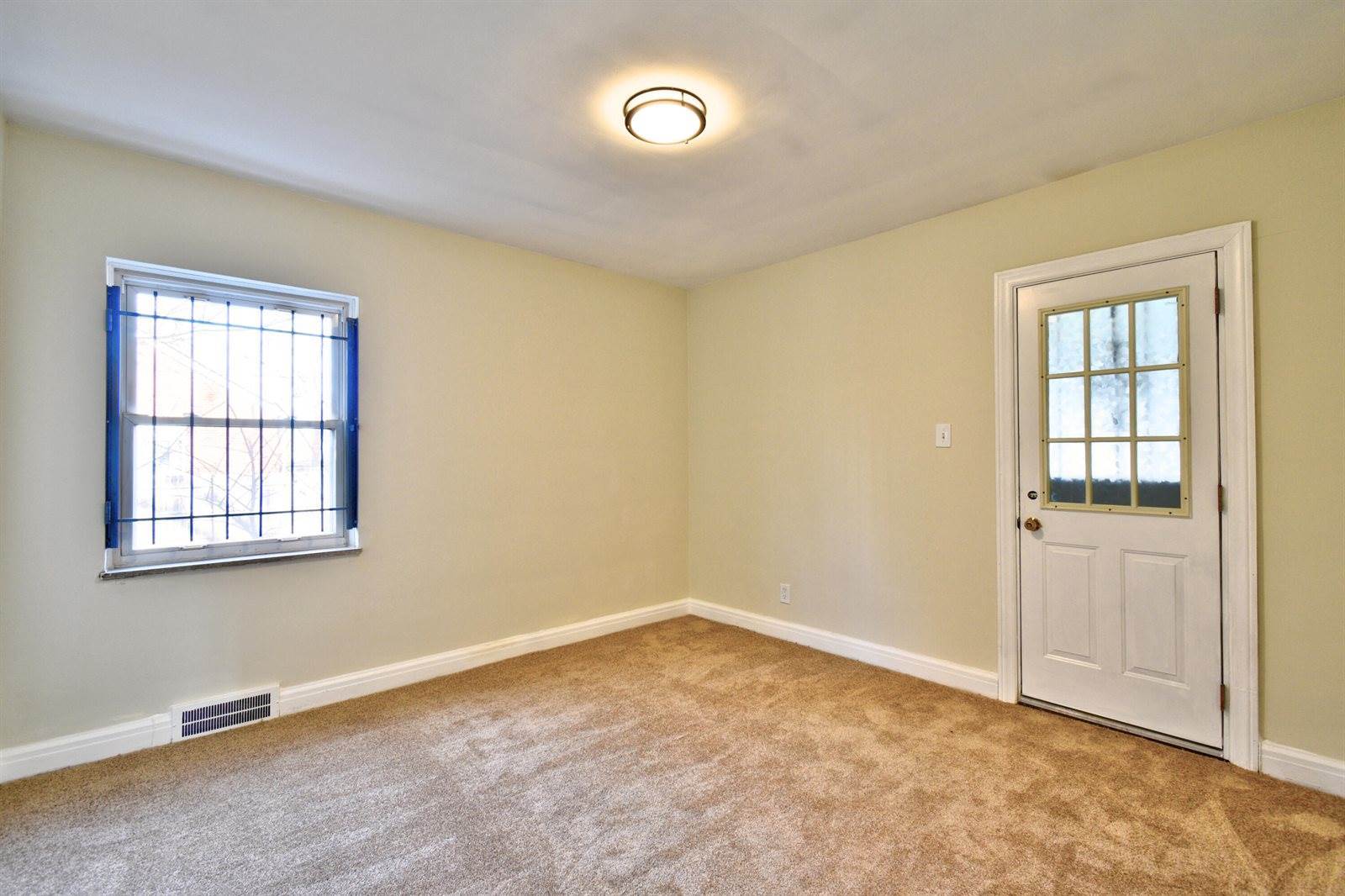 17360 Snowden Street, Detroit, MI 48235