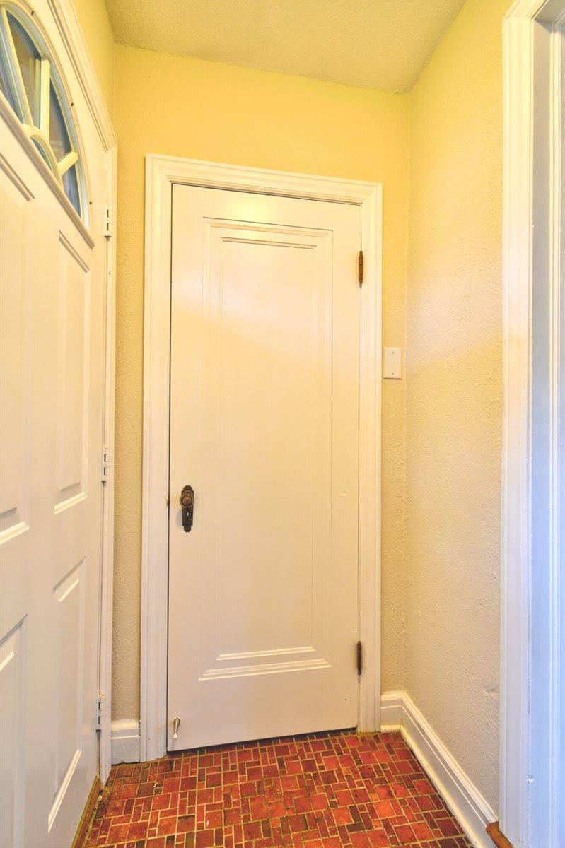 17360 Snowden Street, Detroit, MI 48235