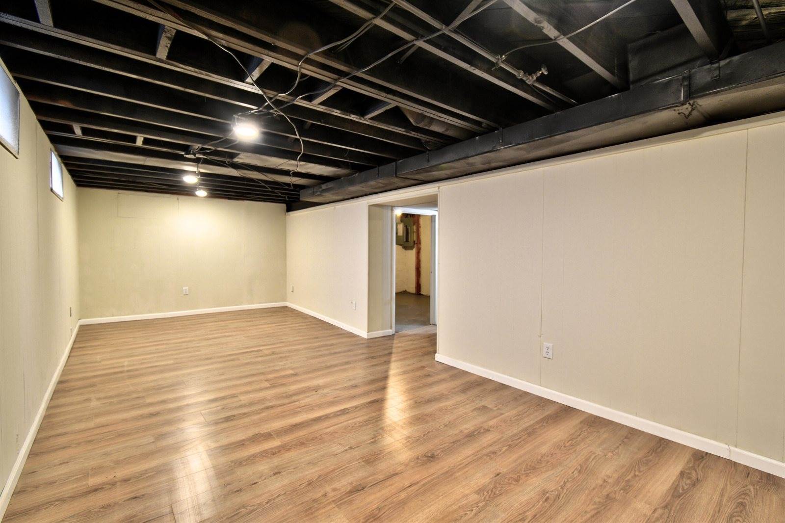 17360 Snowden Street, Detroit, MI 48235