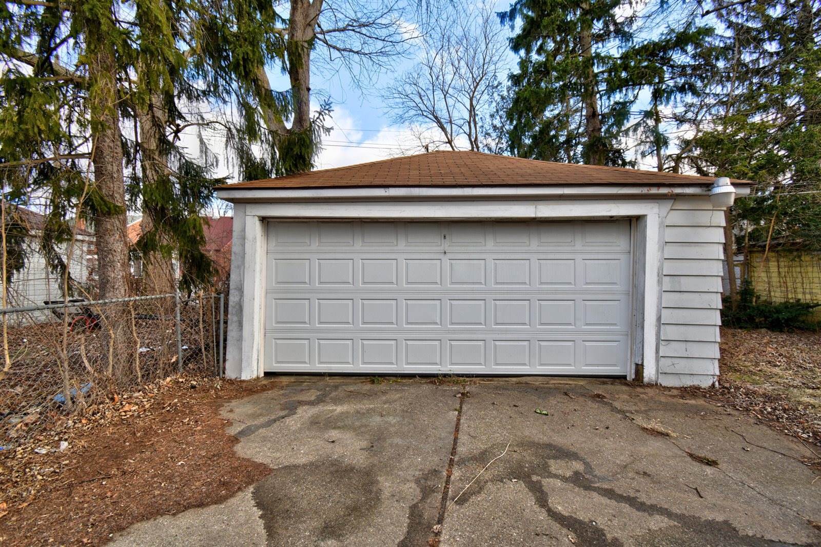 17360 Snowden Street, Detroit, MI 48235