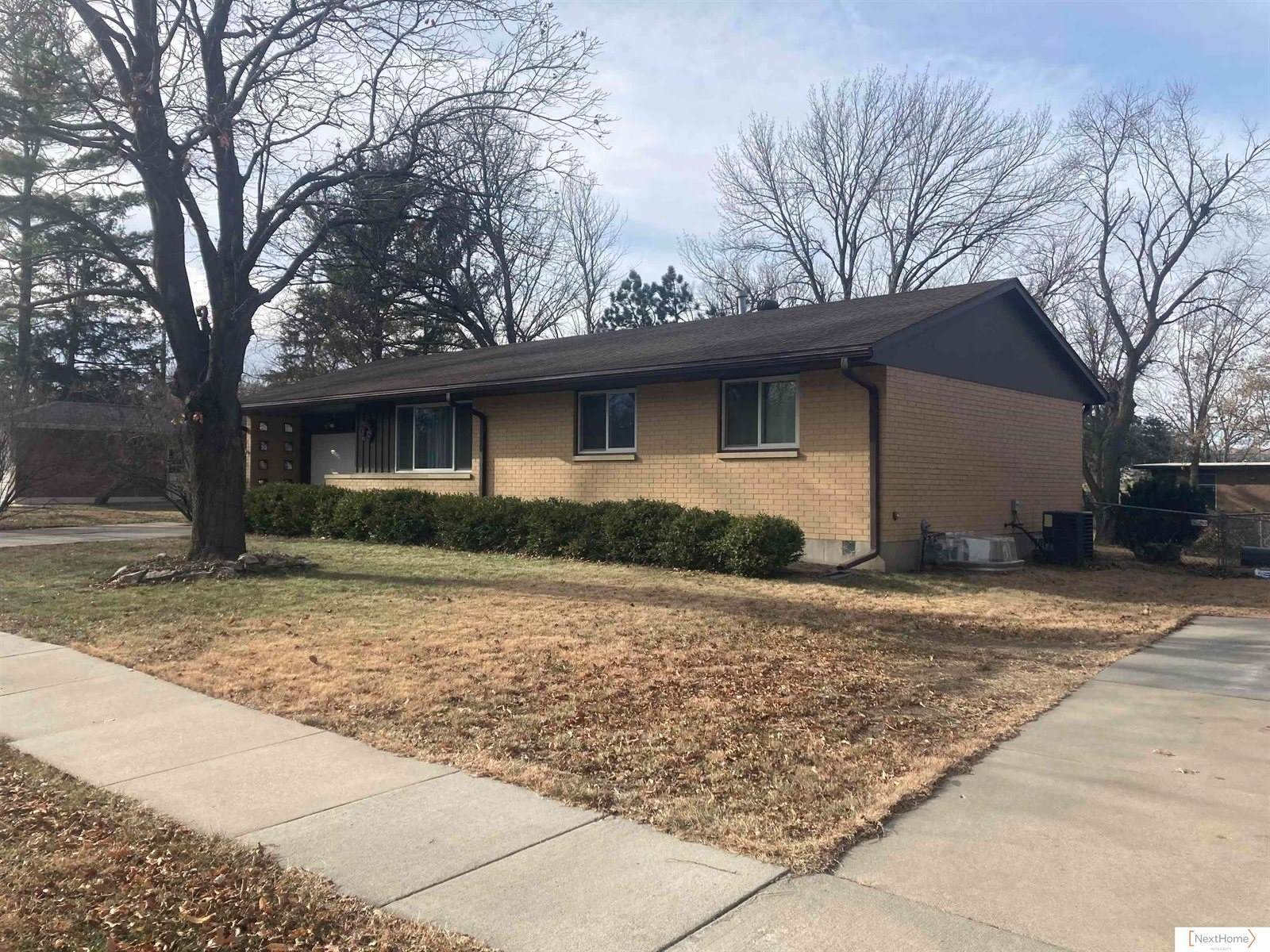 1321 Sycamore Drive, Lincoln, NE 68510