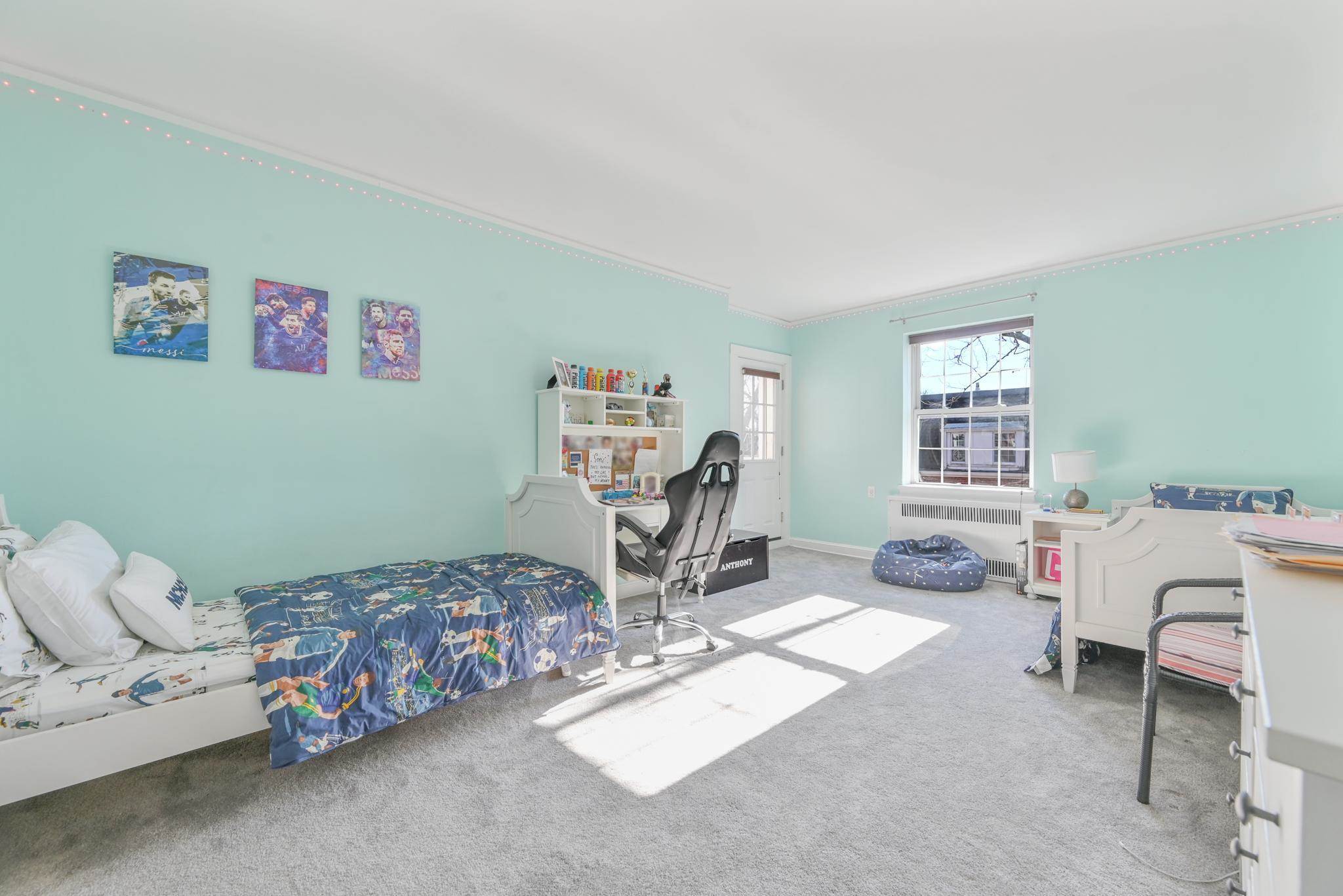 34 Hamilton Place, Hempstead, NY 11530