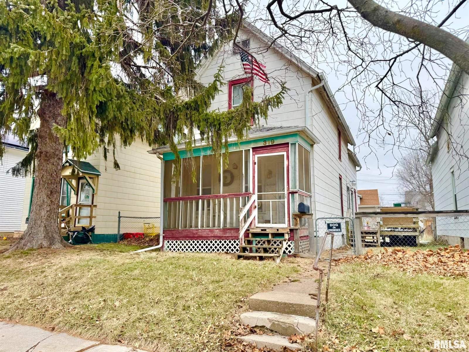 319 South Lincoln Avenue, Davenport, IA 52802