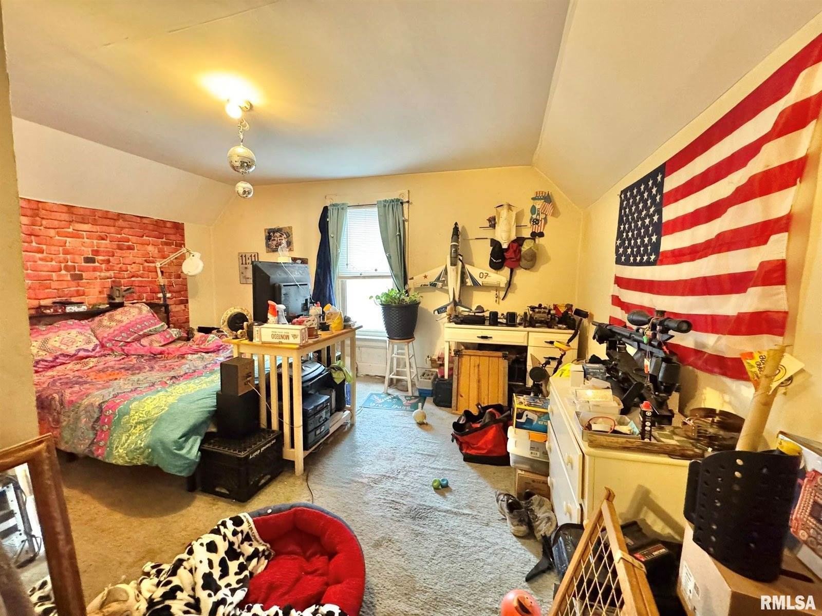 319 South Lincoln Avenue, Davenport, IA 52802