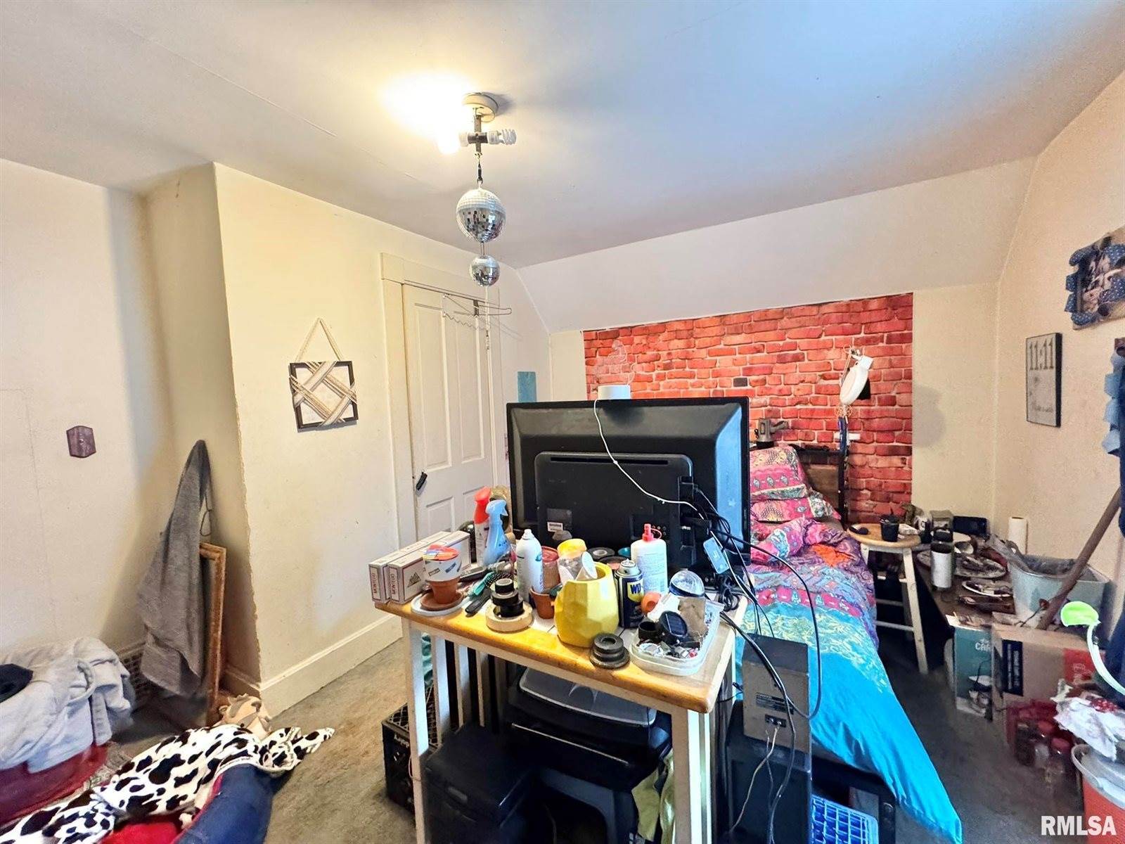 319 South Lincoln Avenue, Davenport, IA 52802