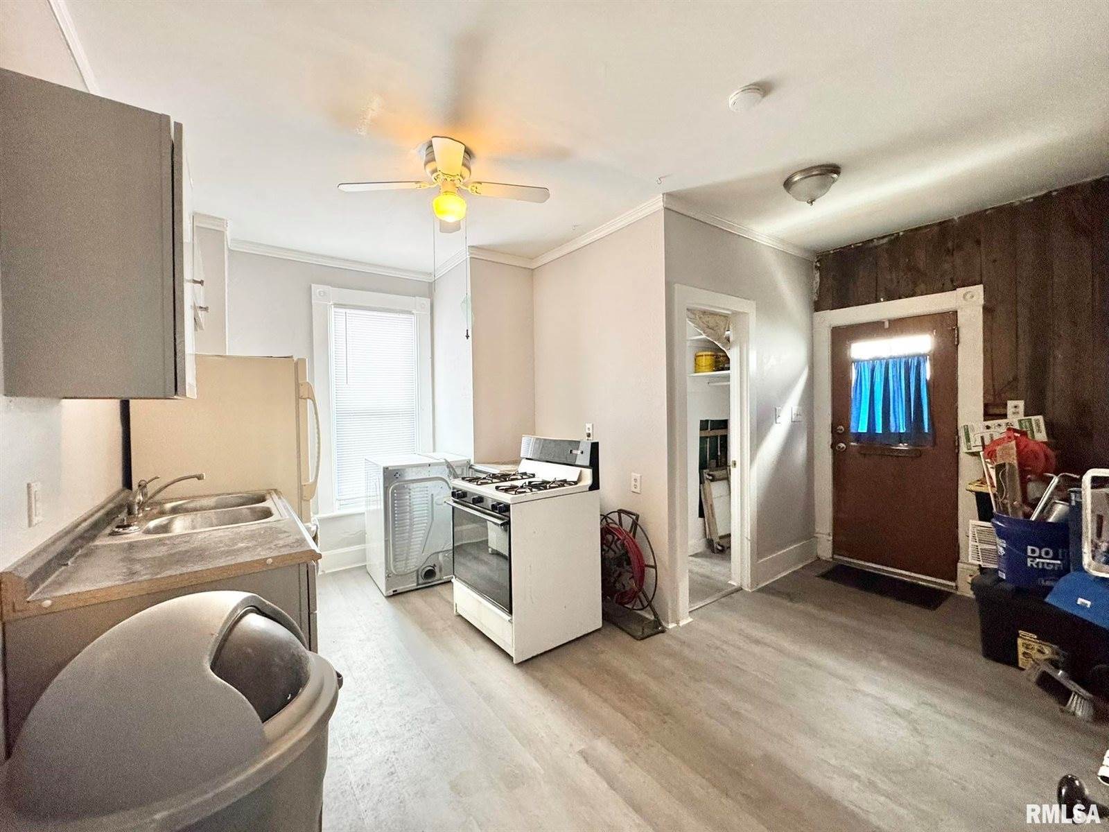 319 South Lincoln Avenue, Davenport, IA 52802