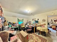 319 South Lincoln Avenue, Davenport, IA 52802