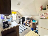 319 South Lincoln Avenue, Davenport, IA 52802