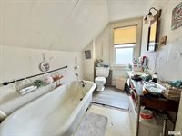 319 South Lincoln Avenue, Davenport, IA 52802