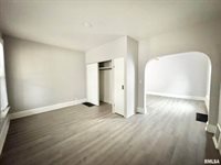 319 South Lincoln Avenue, Davenport, IA 52802